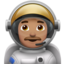 Apple üzerinde Erkek astronot: orta cilt tonu emojisi