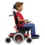 Emoji Uomo su sedia a rotelle motorizzata: carnagione olivastra e a destra su Apple