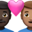 อีโมจิ คู่รัก: ผู้ชาย ผู้ชาย โทนผิวสีเข้ม และ โทนผิวสีเหลือง บน Apple