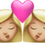 Apple üzerinde Öpücük: kadın kadın orta açık cilt tonu emojisi