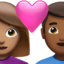 Apple üzerinde Kalpli çift: kadın erkek orta cilt tonu orta koyu cilt tonu emojisi