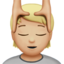 Apple의 마사지 받는 사람: 연한 갈색 피부 이모지