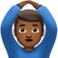 Emoji Uomo con gesto OK: carnagione abbastanza scura su Apple