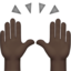 Zwei erhobene Handflächen: dunkle Hautfarbe-Emoji auf Apple