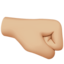 Faust nach rechts: mittelhelle Hautfarbe-Emoji auf Apple