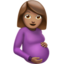 Schwangere Frau: mittlere Hautfarbe-Emoji auf Apple