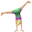 Emoji Người phụ nữ nhào lộn: màu da sáng trung bình trên Apple