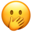 Emoji Visage avec yeux ouverts et main sur la bouche sur Apple