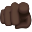 Emoji Indice verso l’osservatore: carnagione scura su Apple