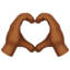 Emoji Tangan berbentuk hati: ton kulit sederhana gelap pada Apple