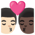 Emoji Beso: hombre, hombre, tono de piel claro, tono de piel oscuro en Google