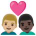 Liebespaar: Mann, Mann, mittelhelle Hautfarbe und dunkle Hautfarbe-Emoji auf Google