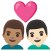 Emoji Coppia con cuore: uomo, uomo, carnagione olivastra e carnagione chiara su Google