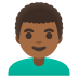 Mann: mitteldunkle Hautfarbe, lockiges Haar-Emoji auf Google