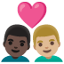 Emoji Pasangan dengan simbol hati: lelaki, lelaki, ton kulit gelap dan ton kulit sederhana cerah pada Google