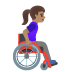 Emoji Femme en fauteuil roulant manuel : peau légèrement mate et vers la droite sur Google