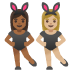 Emoji Những người phụ nữ đeo tai thỏ: màu da tối trung bình, màu da sáng trung bình trên Google