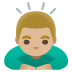 Google での おじぎする男: やや薄い肌色 絵文字