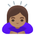 Sich verbeugende Frau: mittlere Hautfarbe-Emoji auf Google