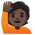 Emoji Orang mengangkat tangan: warna kulit gelap di Google