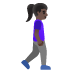 Emoji Femme qui marche : peau foncée et vers la droite sur Google