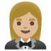 Emoji Femme en smoking : peau moyennement claire sur Google