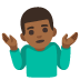 Emoji Hombre encogido de hombros: tono de piel oscuro medio en Google