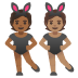 Personen mit Hasenohren: mitteldunkle Hautfarbe, mittlere Hautfarbe-Emoji auf Google